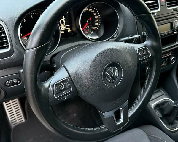 Черный Фольксваген Гольф, объемом двигателя 1.2 л и пробегом 178 тыс. км за 6500 $, фото 20 на Automoto.ua