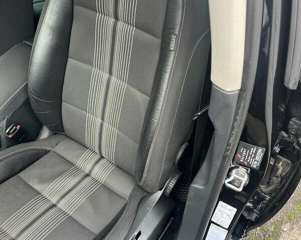 Черный Фольксваген Гольф, объемом двигателя 1.6 л и пробегом 330 тыс. км за 7650 $, фото 6 на Automoto.ua