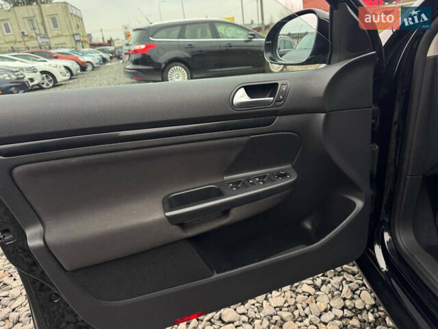 Черный Фольксваген Гольф, объемом двигателя 1.97 л и пробегом 233 тыс. км за 9500 $, фото 52 на Automoto.ua