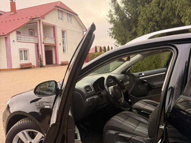 Черный Фольксваген Гольф, объемом двигателя 1.6 л и пробегом 102 тыс. км за 10450 $, фото 6 на Automoto.ua