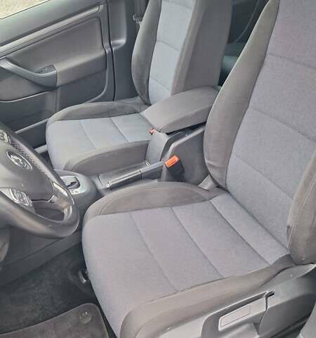 Черный Фольксваген Гольф, объемом двигателя 1.2 л и пробегом 209 тыс. км за 7650 $, фото 22 на Automoto.ua