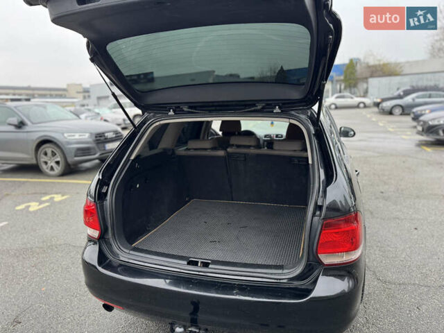 Черный Фольксваген Гольф, объемом двигателя 1.6 л и пробегом 284 тыс. км за 5900 $, фото 14 на Automoto.ua