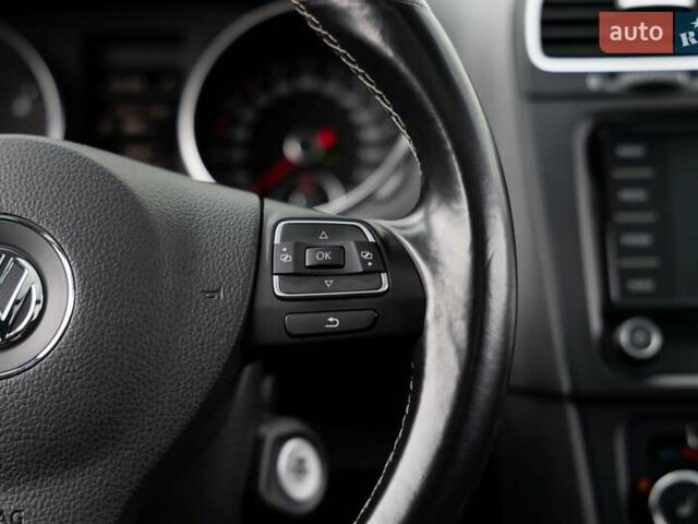 Черный Фольксваген Гольф, объемом двигателя 1.97 л и пробегом 256 тыс. км за 10900 $, фото 22 на Automoto.ua