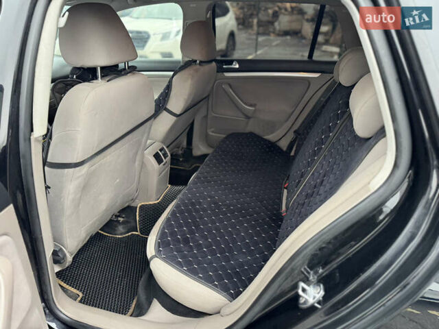 Черный Фольксваген Гольф, объемом двигателя 1.6 л и пробегом 284 тыс. км за 5900 $, фото 13 на Automoto.ua