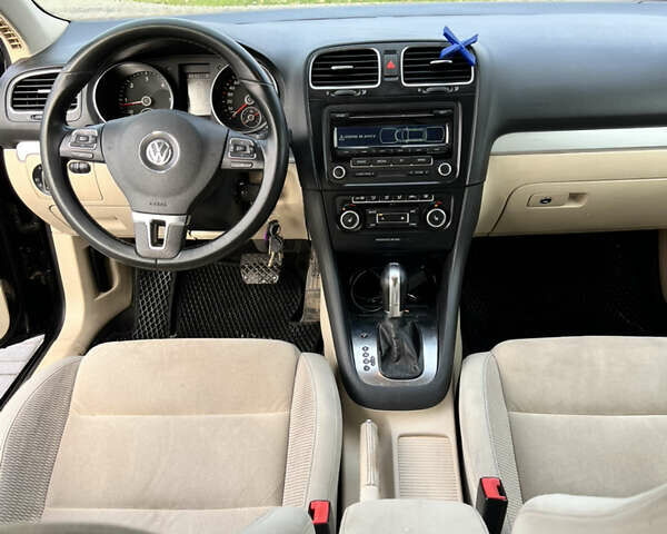 Чорний Фольксваген Гольф, об'ємом двигуна 2 л та пробігом 322 тис. км за 8500 $, фото 6 на Automoto.ua