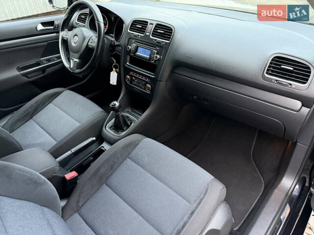 Черный Фольксваген Гольф, объемом двигателя 1.2 л и пробегом 178 тыс. км за 6500 $, фото 28 на Automoto.ua