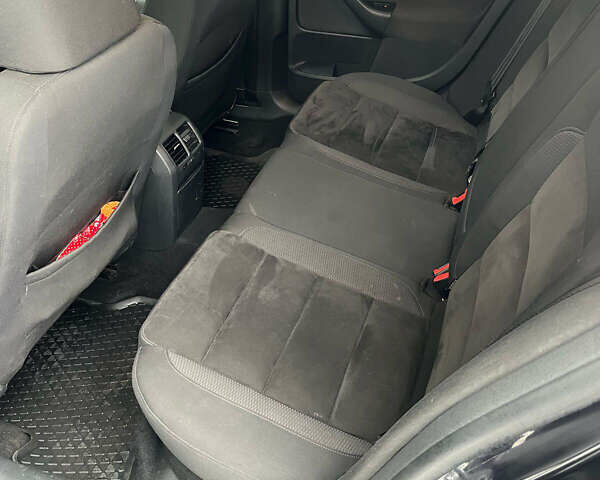 Черный Фольксваген Гольф, объемом двигателя 1.39 л и пробегом 220 тыс. км за 7500 $, фото 9 на Automoto.ua