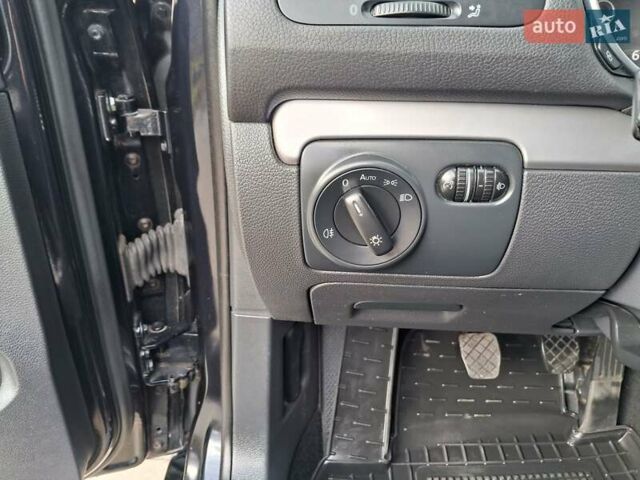 Чорний Фольксваген Гольф, об'ємом двигуна 1.6 л та пробігом 226 тис. км за 8400 $, фото 22 на Automoto.ua