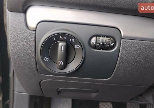 Черный Фольксваген Гольф, объемом двигателя 1.6 л и пробегом 237 тыс. км за 7900 $, фото 16 на Automoto.ua