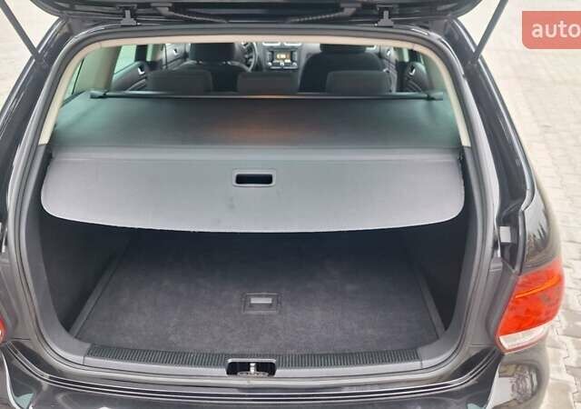 Черный Фольксваген Гольф, объемом двигателя 1.2 л и пробегом 209 тыс. км за 7400 $, фото 31 на Automoto.ua