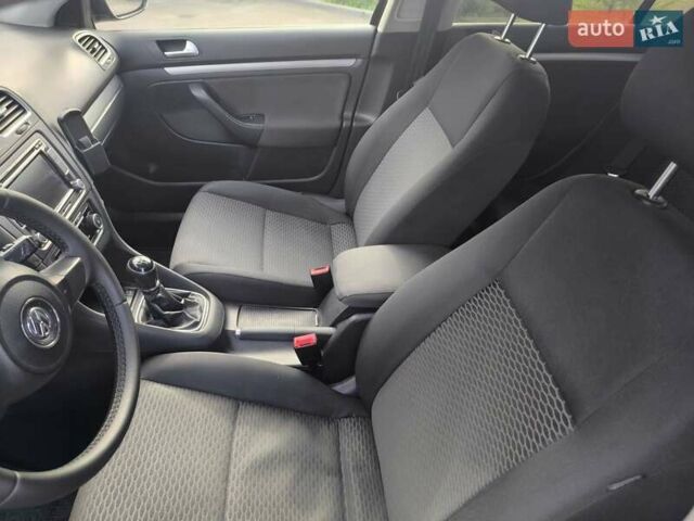 Черный Фольксваген Гольф, объемом двигателя 1.6 л и пробегом 344 тыс. км за 6800 $, фото 9 на Automoto.ua
