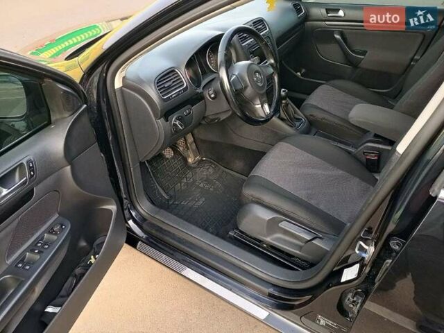 Черный Фольксваген Гольф, объемом двигателя 1.6 л и пробегом 260 тыс. км за 8500 $, фото 9 на Automoto.ua