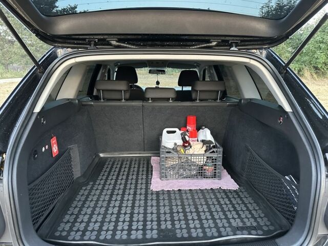 Черный Фольксваген Гольф, объемом двигателя 1.6 л и пробегом 245 тыс. км за 7900 $, фото 16 на Automoto.ua