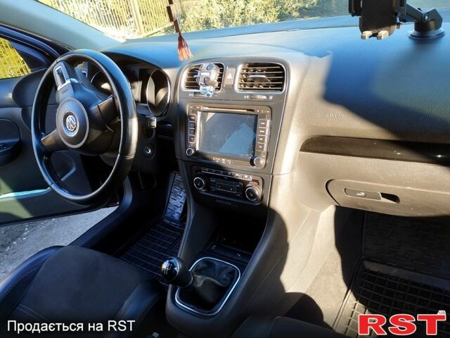 Чорний Фольксваген Гольф, об'ємом двигуна 1.6 л та пробігом 240 тис. км за 8300 $, фото 4 на Automoto.ua