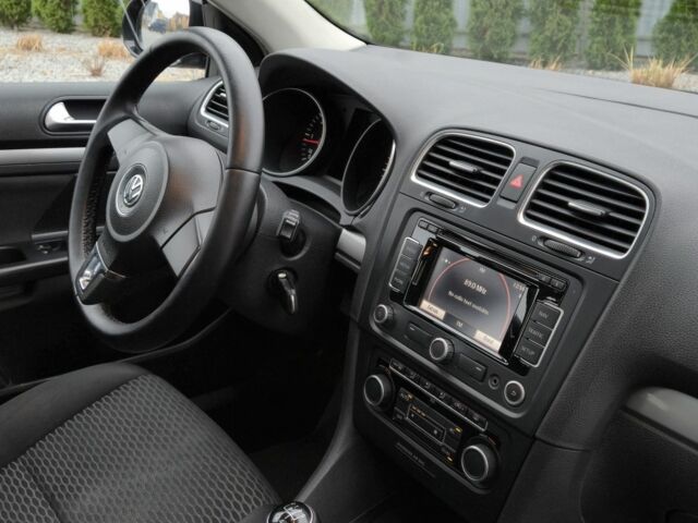 Черный Фольксваген Гольф, объемом двигателя 1.6 л и пробегом 248 тыс. км за 8150 $, фото 12 на Automoto.ua