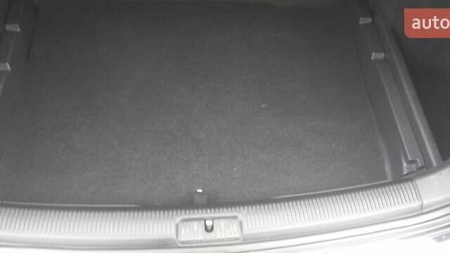 Чорний Фольксваген Гольф, об'ємом двигуна 1.39 л та пробігом 225 тис. км за 8500 $, фото 45 на Automoto.ua