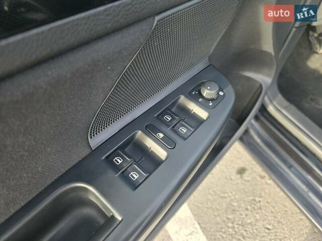 Чорний Фольксваген Гольф, об'ємом двигуна 2 л та пробігом 267 тис. км за 10400 $, фото 17 на Automoto.ua