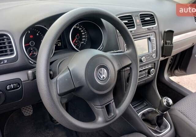 Черный Фольксваген Гольф, объемом двигателя 1.6 л и пробегом 237 тыс. км за 7900 $, фото 11 на Automoto.ua