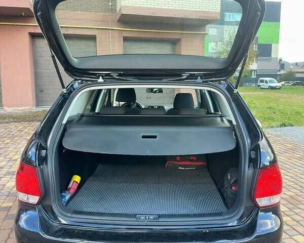 Черный Фольксваген Гольф, объемом двигателя 1.6 л и пробегом 276 тыс. км за 9200 $, фото 30 на Automoto.ua