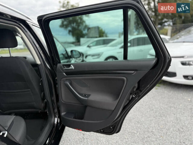 Черный Фольксваген Гольф, объемом двигателя 2 л и пробегом 200 тыс. км за 11900 $, фото 32 на Automoto.ua