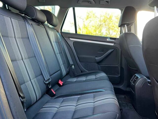 Черный Фольксваген Гольф, объемом двигателя 1.6 л и пробегом 250 тыс. км за 6000 $, фото 9 на Automoto.ua