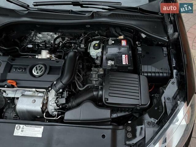 Чорний Фольксваген Гольф, об'ємом двигуна 1.39 л та пробігом 186 тис. км за 8200 $, фото 48 на Automoto.ua