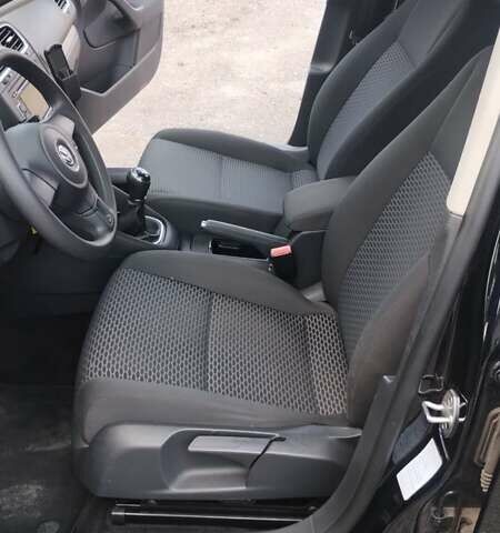 Черный Фольксваген Гольф, объемом двигателя 1.6 л и пробегом 237 тыс. км за 7900 $, фото 21 на Automoto.ua