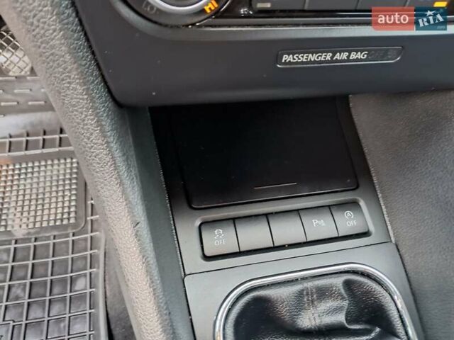 Чорний Фольксваген Гольф, об'ємом двигуна 1.6 л та пробігом 226 тис. км за 8400 $, фото 18 на Automoto.ua