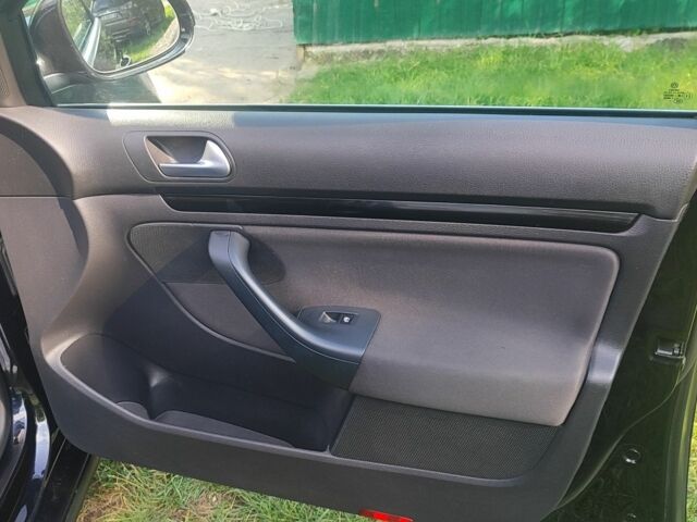 Чорний Фольксваген Гольф, об'ємом двигуна 1.6 л та пробігом 235 тис. км за 8300 $, фото 15 на Automoto.ua