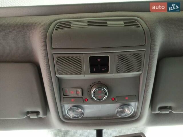 Чорний Фольксваген Гольф, об'ємом двигуна 1.6 л та пробігом 227 тис. км за 10400 $, фото 35 на Automoto.ua