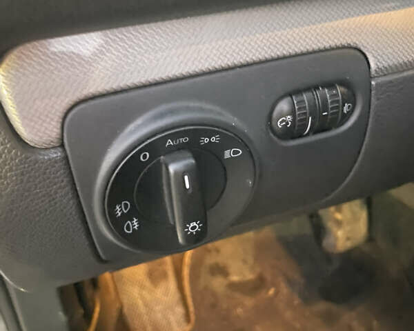 Чорний Фольксваген Гольф, об'ємом двигуна 1.6 л та пробігом 258 тис. км за 7200 $, фото 22 на Automoto.ua