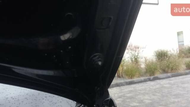 Чорний Фольксваген Гольф, об'ємом двигуна 1.39 л та пробігом 225 тис. км за 8500 $, фото 24 на Automoto.ua