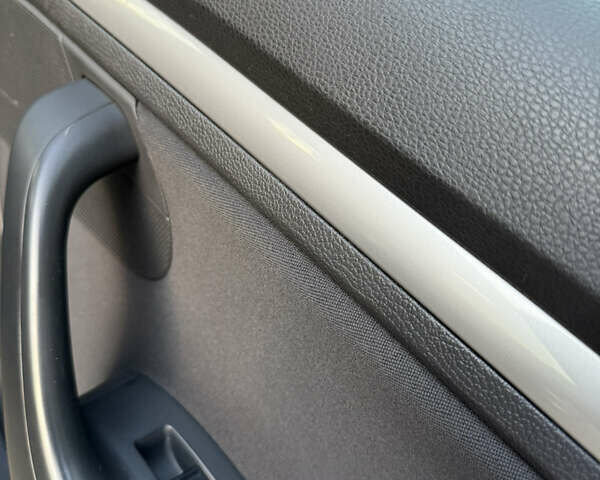 Черный Фольксваген Гольф, объемом двигателя 1.6 л и пробегом 277 тыс. км за 8200 $, фото 37 на Automoto.ua