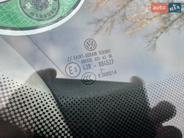 Черный Фольксваген Гольф, объемом двигателя 1.2 л и пробегом 210 тыс. км за 7400 $, фото 13 на Automoto.ua