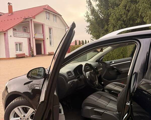 Черный Фольксваген Гольф, объемом двигателя 1.6 л и пробегом 102 тыс. км за 10450 $, фото 12 на Automoto.ua