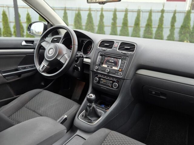 Черный Фольксваген Гольф, объемом двигателя 1.6 л и пробегом 248 тыс. км за 8150 $, фото 4 на Automoto.ua