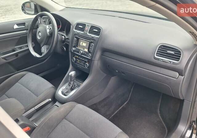 Черный Фольксваген Гольф, объемом двигателя 1.2 л и пробегом 209 тыс. км за 7400 $, фото 39 на Automoto.ua