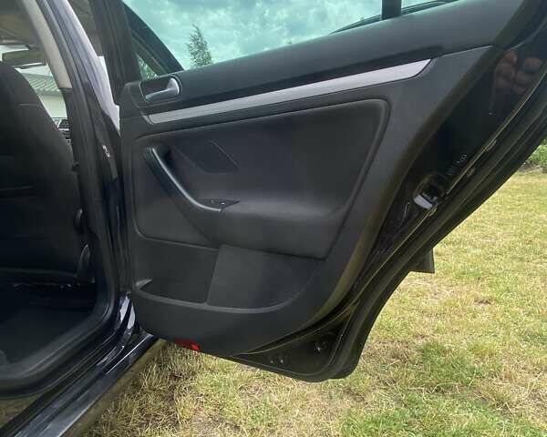 Чорний Фольксваген Гольф, об'ємом двигуна 1.6 л та пробігом 199 тис. км за 8999 $, фото 17 на Automoto.ua