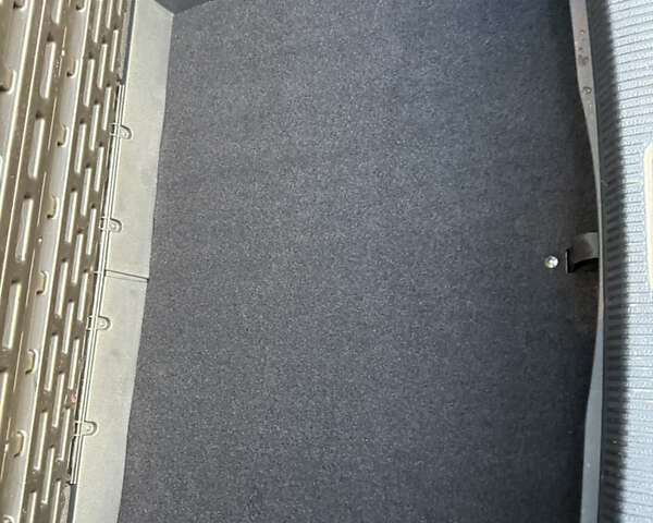 Черный Фольксваген Гольф, объемом двигателя 1.6 л и пробегом 277 тыс. км за 8200 $, фото 66 на Automoto.ua