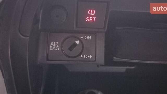 Чорний Фольксваген Гольф, об'ємом двигуна 1.39 л та пробігом 225 тис. км за 8500 $, фото 6 на Automoto.ua