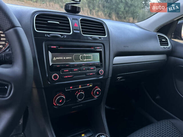 Черный Фольксваген Гольф, объемом двигателя 1.6 л и пробегом 245 тыс. км за 7950 $, фото 13 на Automoto.ua