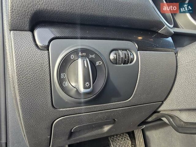 Чорний Фольксваген Гольф, об'ємом двигуна 2 л та пробігом 267 тис. км за 10400 $, фото 23 на Automoto.ua