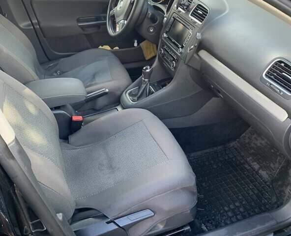 Черный Фольксваген Гольф, объемом двигателя 1.6 л и пробегом 220 тыс. км за 8300 $, фото 9 на Automoto.ua