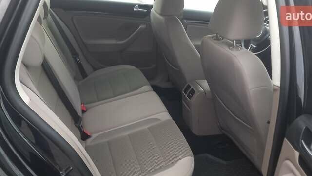 Чорний Фольксваген Гольф, об'ємом двигуна 1.39 л та пробігом 225 тис. км за 8500 $, фото 39 на Automoto.ua