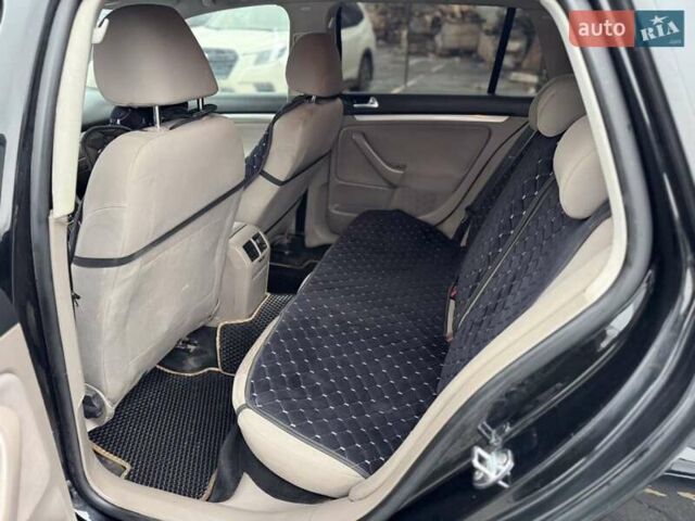 Черный Фольксваген Гольф, объемом двигателя 1.6 л и пробегом 280 тыс. км за 6300 $, фото 7 на Automoto.ua