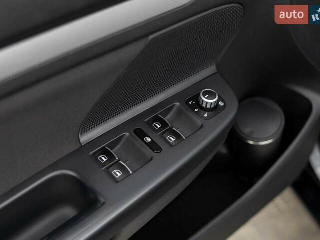 Черный Фольксваген Гольф, объемом двигателя 1.97 л и пробегом 256 тыс. км за 10900 $, фото 32 на Automoto.ua