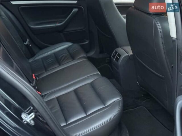 Чорний Фольксваген Гольф, об'ємом двигуна 1.39 л та пробігом 186 тис. км за 8200 $, фото 33 на Automoto.ua