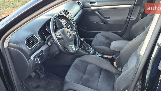 Черный Фольксваген Гольф, объемом двигателя 1.4 л и пробегом 195 тыс. км за 8000 $, фото 13 на Automoto.ua