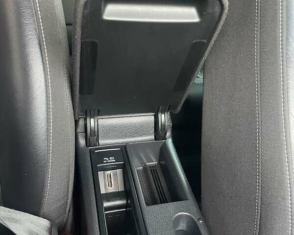 Черный Фольксваген Гольф, объемом двигателя 1.6 л и пробегом 102 тыс. км за 10450 $, фото 31 на Automoto.ua