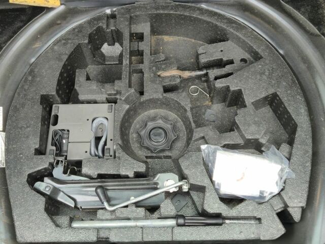 Черный Фольксваген Гольф, объемом двигателя 1.6 л и пробегом 248 тыс. км за 8150 $, фото 17 на Automoto.ua